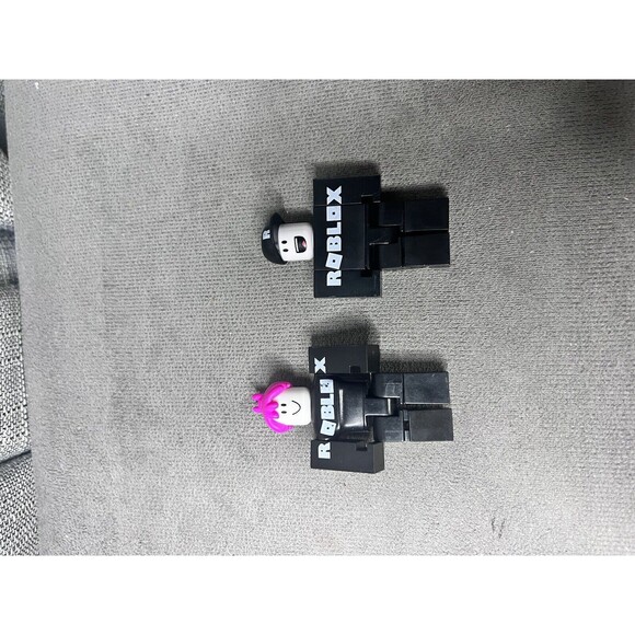 Roblox Series 2 Boy Girl Guest Action Figure White Head R Hat Cap Toy Lot - Picture 9 of 9